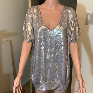 Beautiful Gold Metallic Top, Size 2X